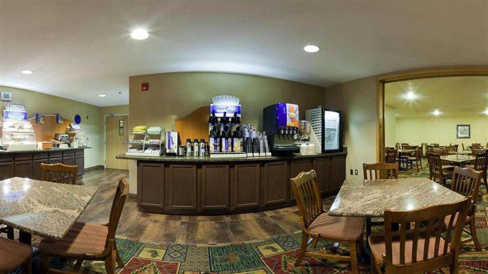 Holiday Inn Express Hotel & Suites Raton By Ihg Eksteriør billede
