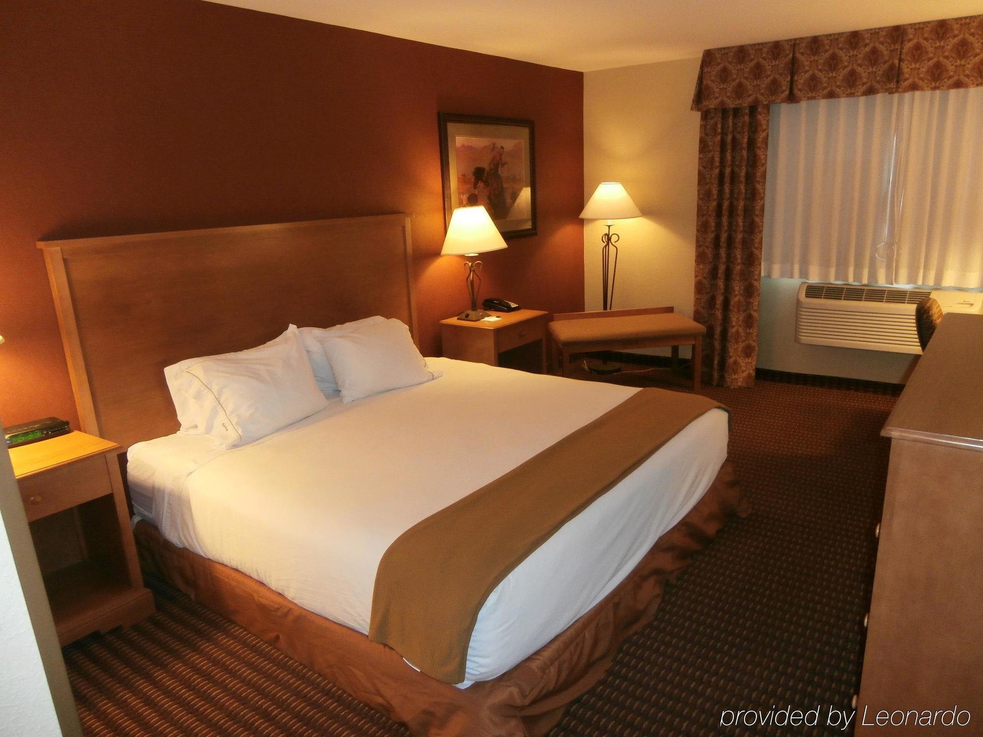 Holiday Inn Express Hotel & Suites Raton By Ihg Eksteriør billede