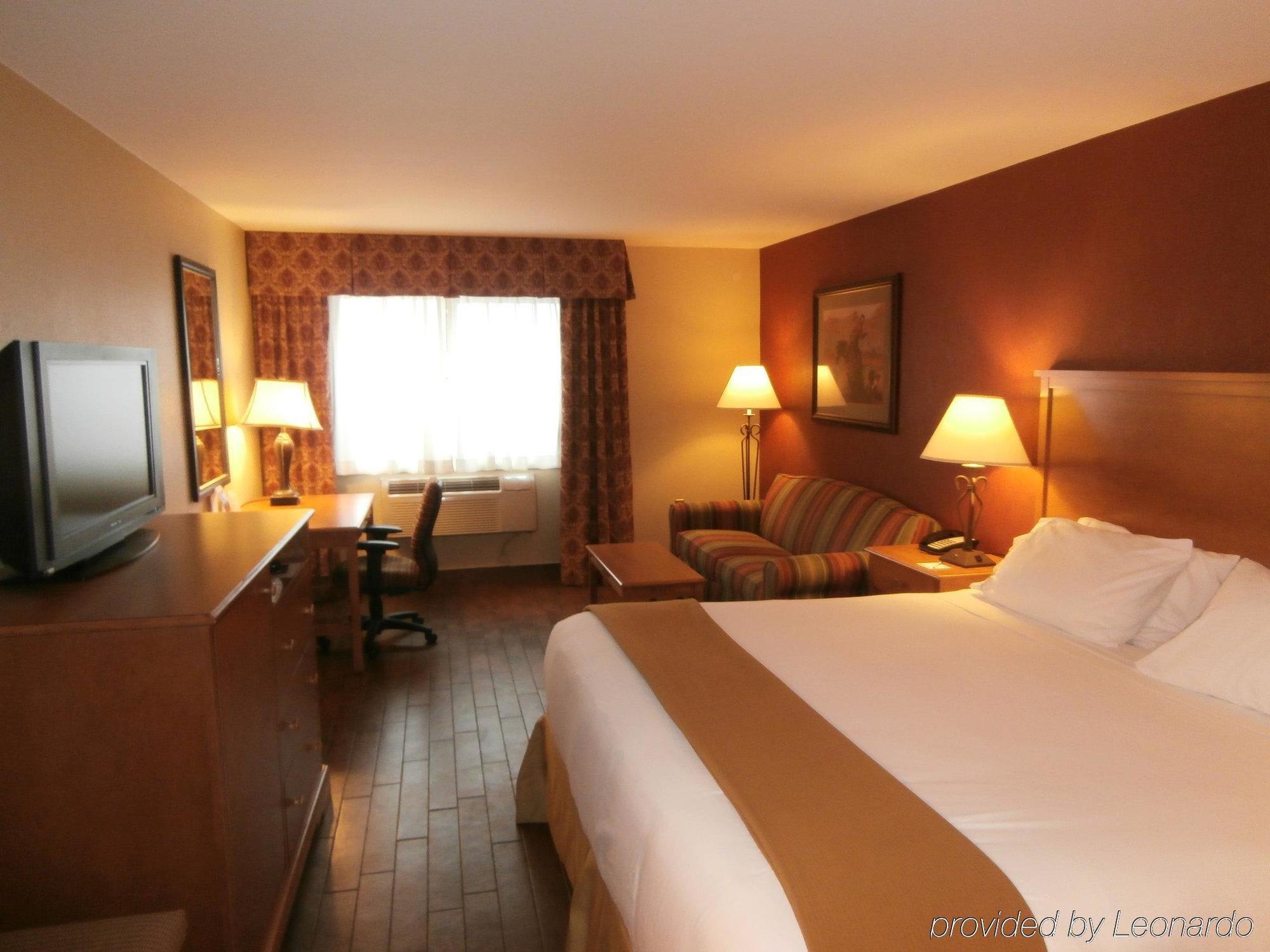 Holiday Inn Express Hotel & Suites Raton By Ihg Eksteriør billede
